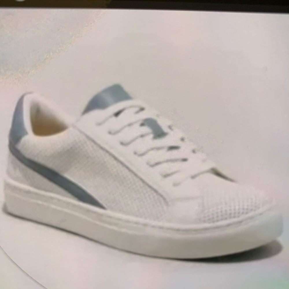 Universal Thread women British Sneaker